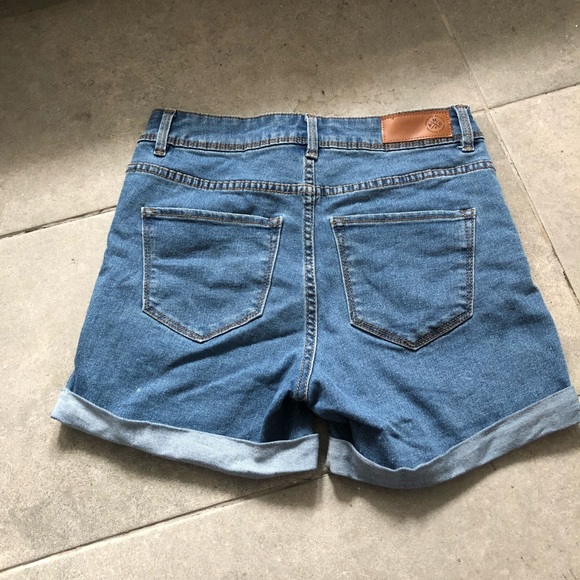 Vero Moda Jean Shorts - Picture 2 of 4